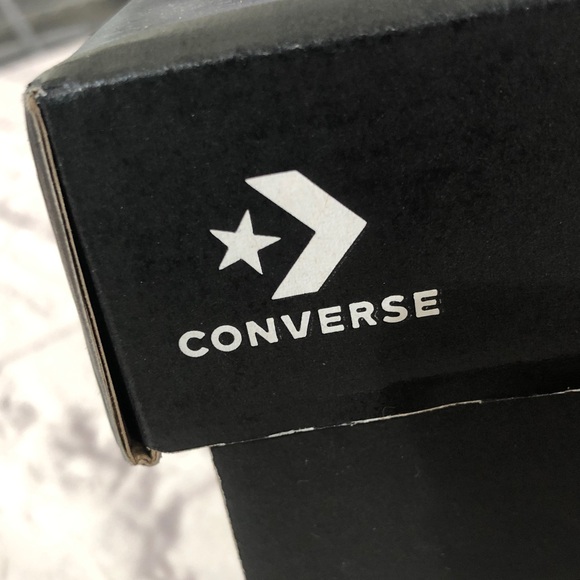 Converse Classic 2” Platform Black and White High-Tops Women’s 9.5 lg NWOT - Picture 2 of 15